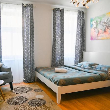 Backpacker Apartment Bahnhof Wien Exteriör bild