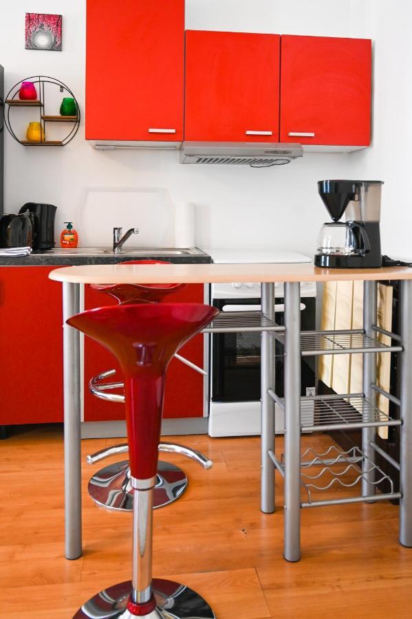 Backpacker Apartment Bahnhof Wien Exteriör bild