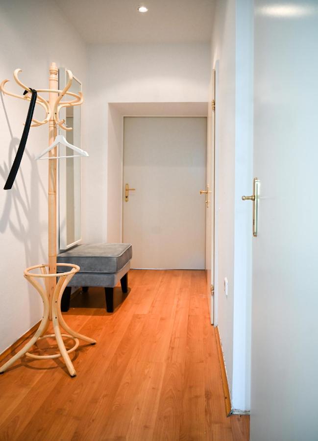 Backpacker Apartment Bahnhof Wien Exteriör bild